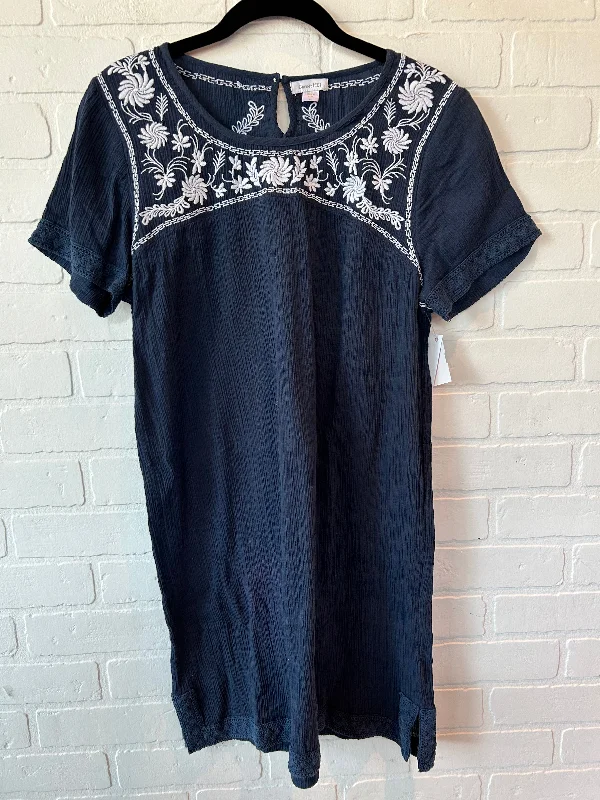 Blue & White Dress Casual Short Garnet Hill, Size M